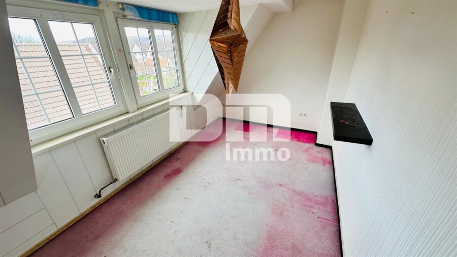 (R)eserviert!!!Schönes Wohn- Gewerbeensemble mit 2 Wohnungen, Laden, Dachterrasse - DG - Kinderzimmer